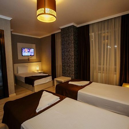 Batus Hotel Batoemi Buitenkant foto