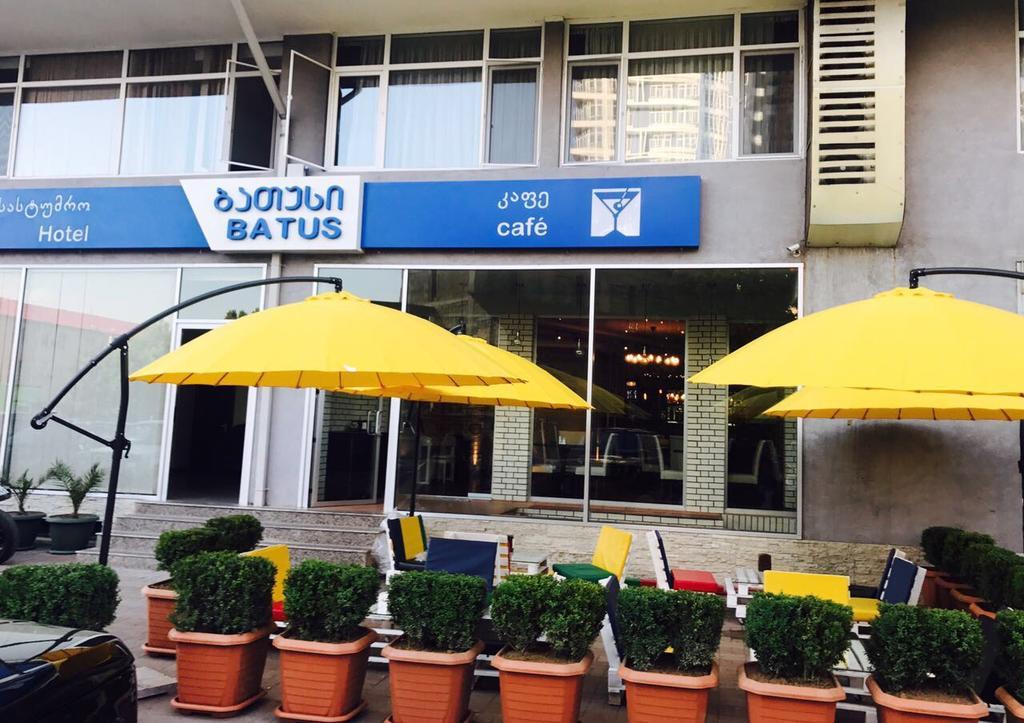 Batus Hotel Batoemi Buitenkant foto