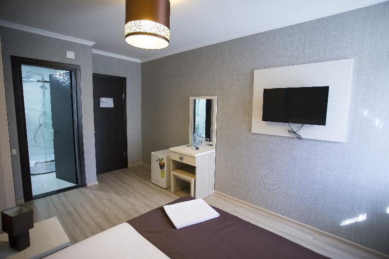 Batus Hotel Batoemi Buitenkant foto